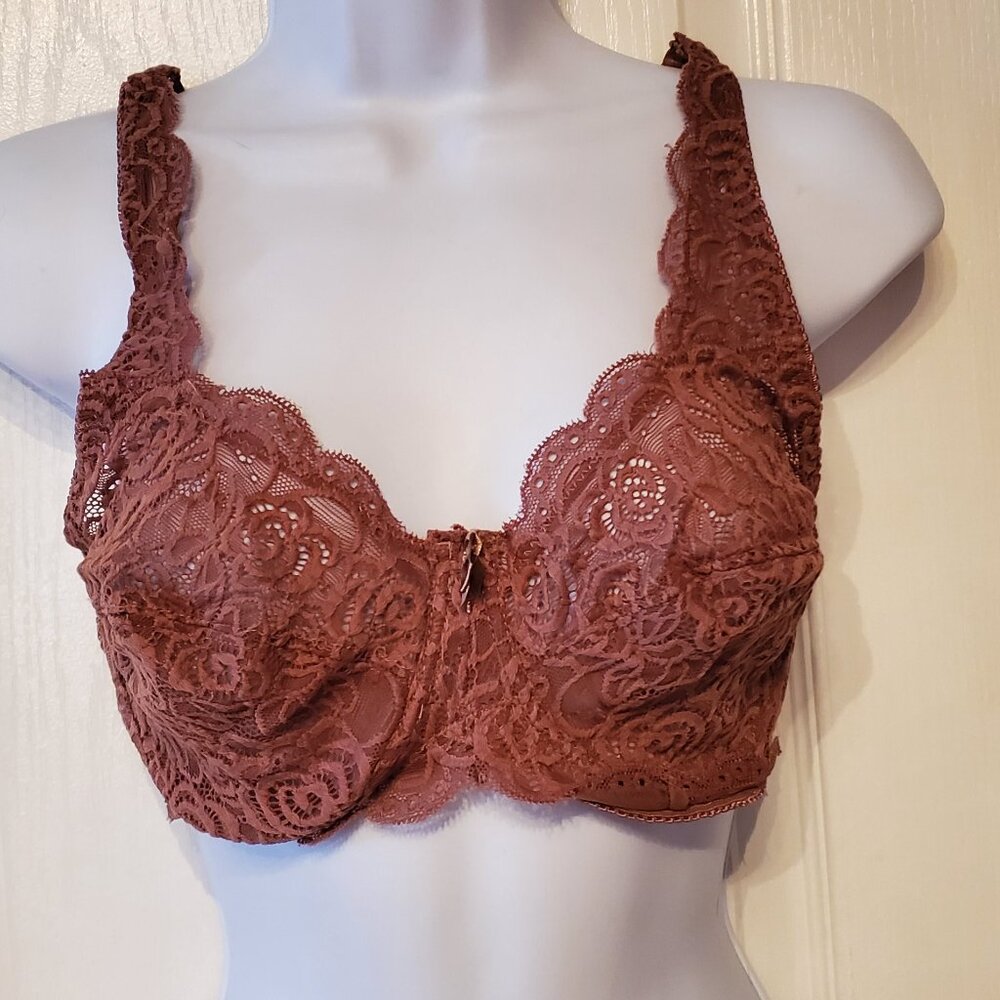 LOT 2 Underwire Bras - Calvin Klein 32B and Lace 36D